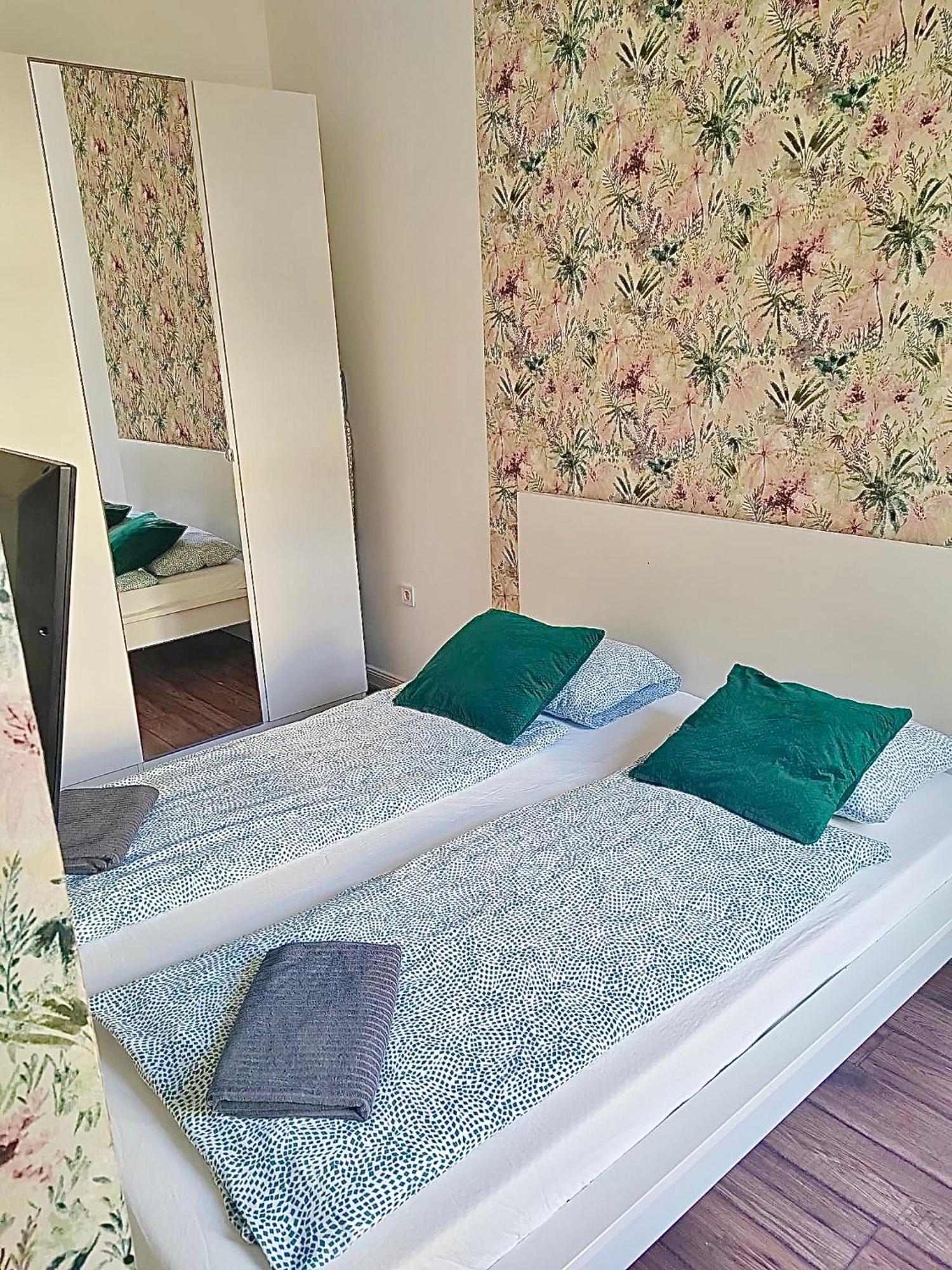 Home R574 #Freeparking Budapest Kültér fotó