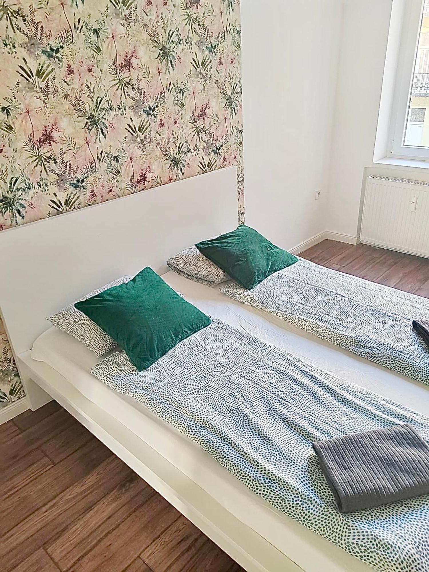 Home R574 #Freeparking Budapest Kültér fotó